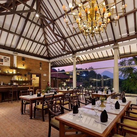 Royal Hotel And Villas Trawas Luaran gambar