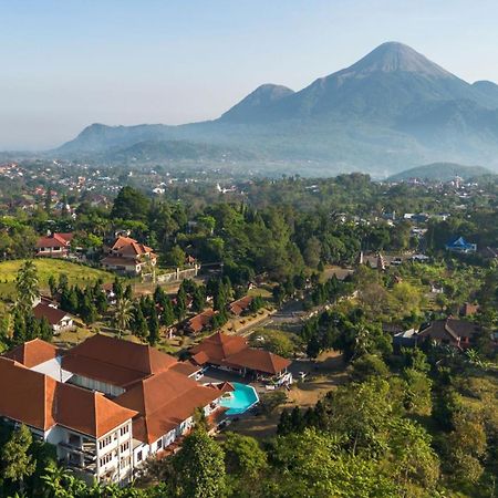 Royal Hotel And Villas Trawas Luaran gambar