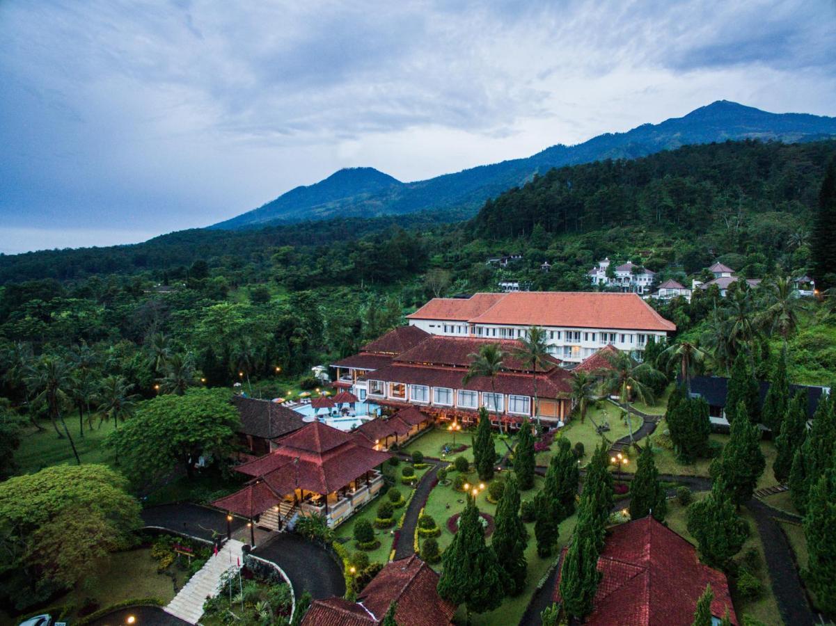 Royal Hotel And Villas Trawas Luaran gambar