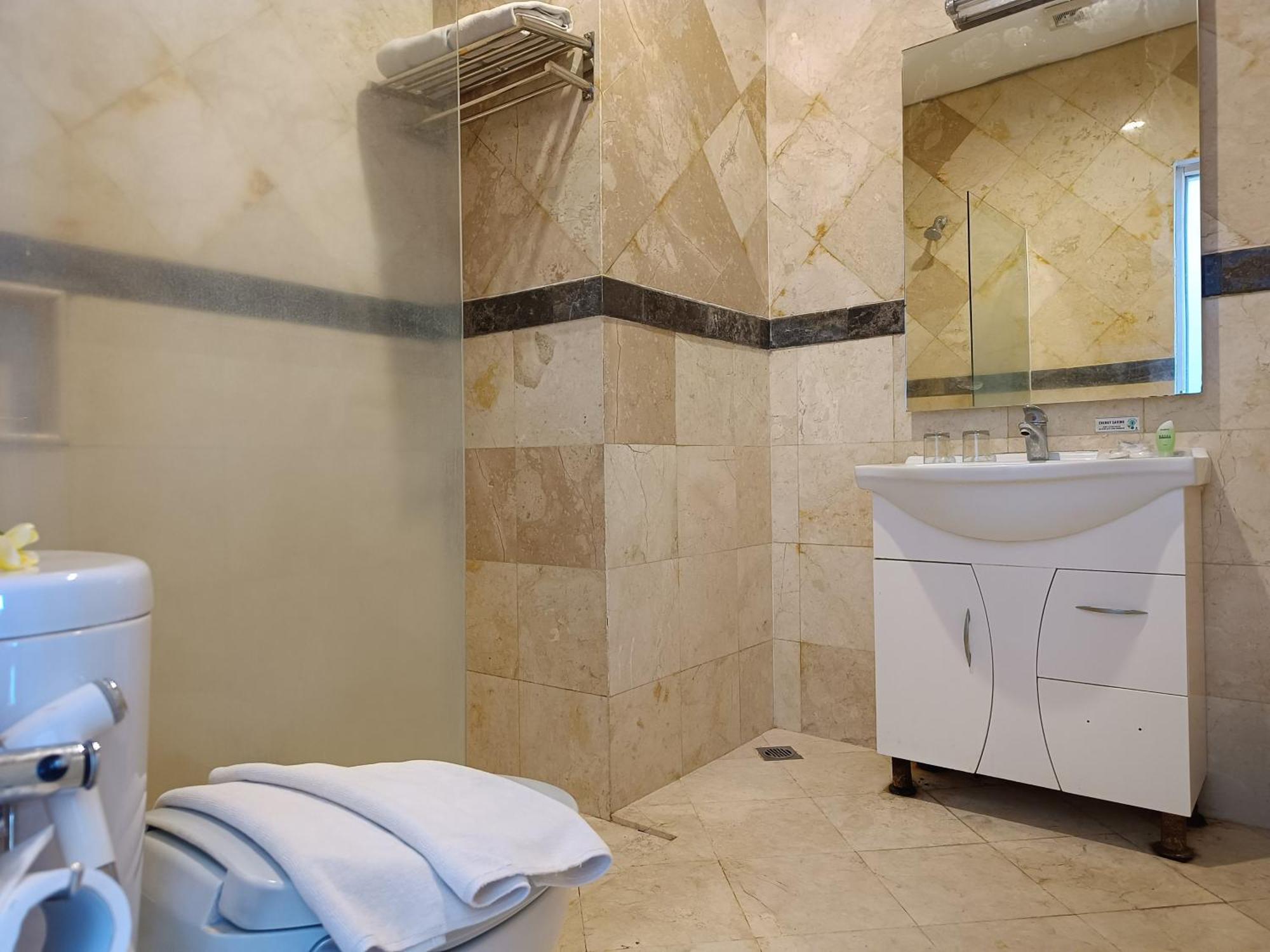 Royal Hotel And Villas Trawas Bilik gambar