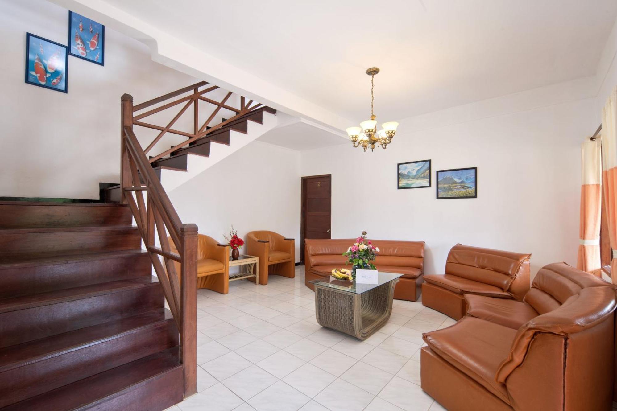Royal Hotel And Villas Trawas Luaran gambar