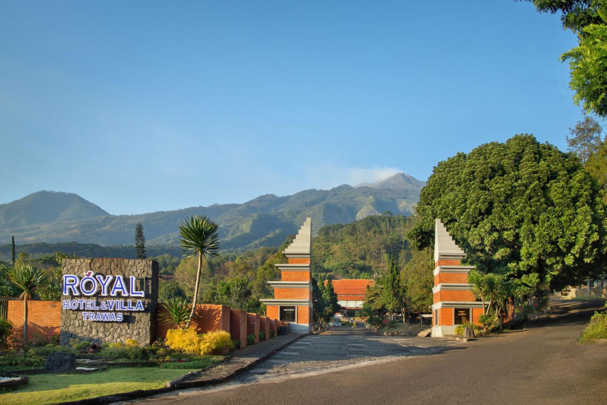 Royal Hotel And Villas Trawas Luaran gambar