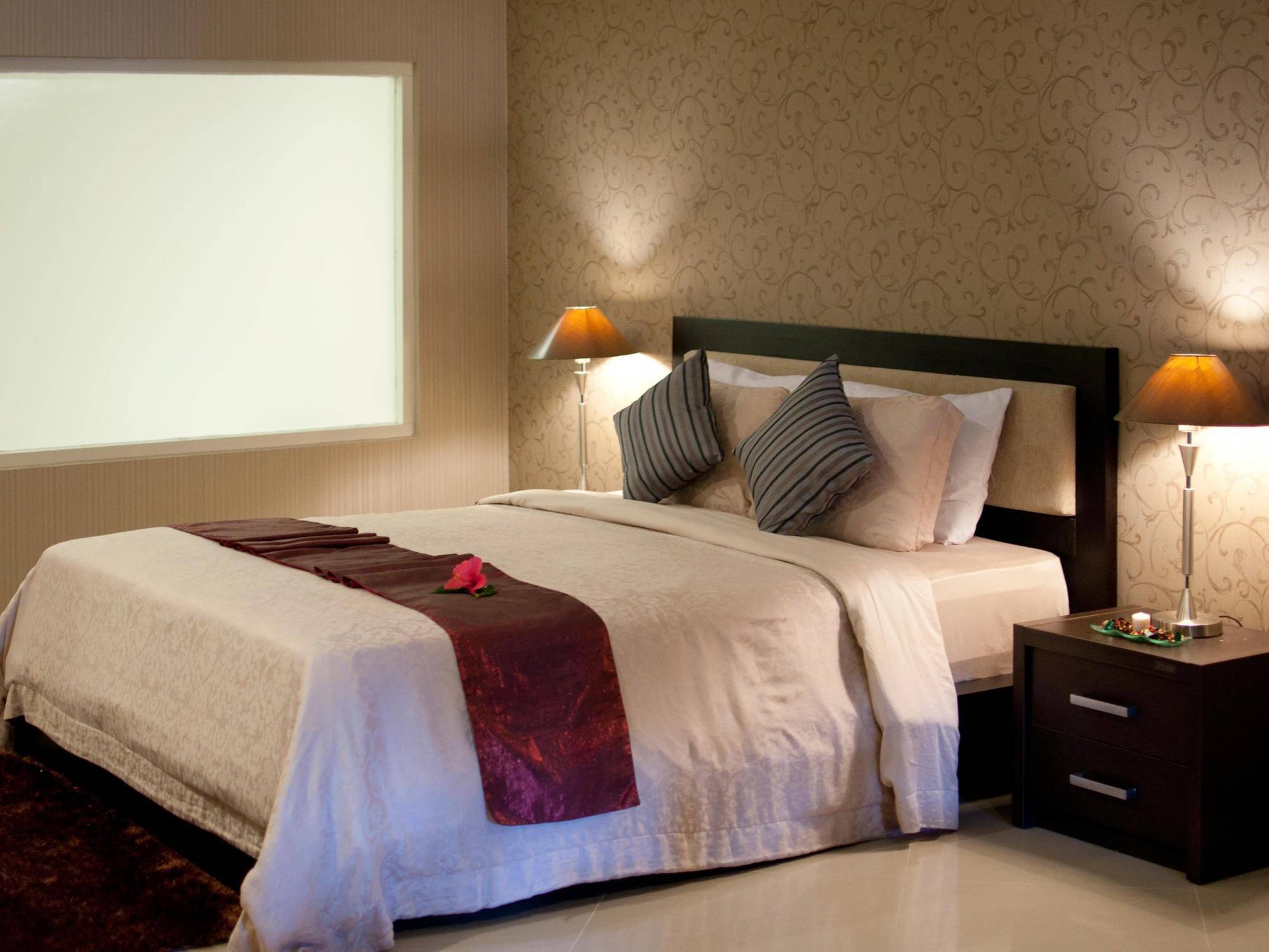 Royal Hotel And Villas Trawas Luaran gambar